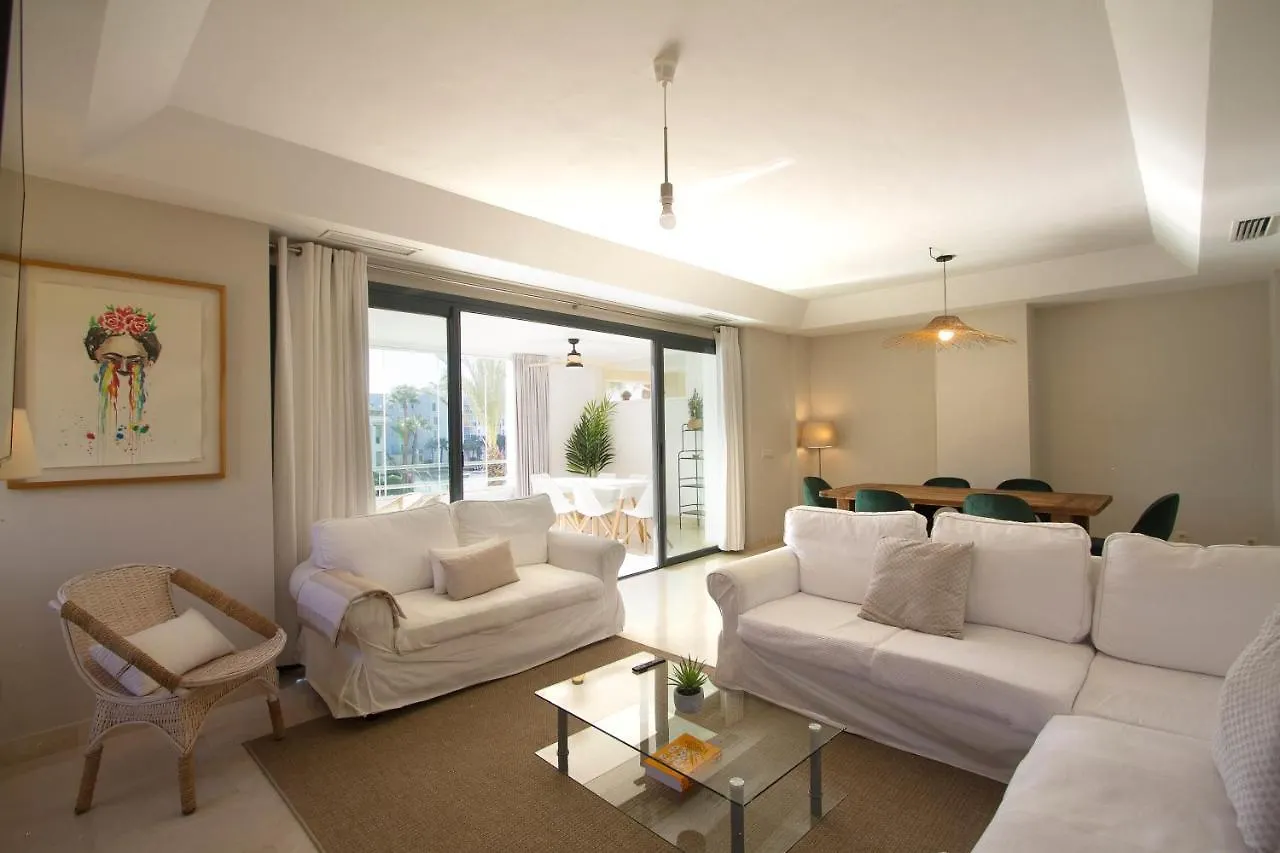 Sotogrande Alboaire- Waterfront Luxury 4 Bedroom Apt In The Marina Of Sotogrande Spain