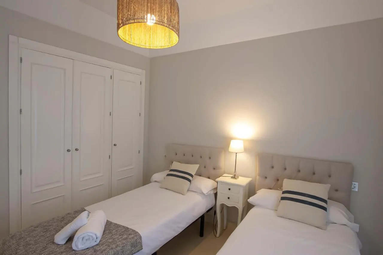 Sotogrande Alboaire- Waterfront Luxury 4 Bedroom Apt In The Marina Of Sotogrande 0*,  İspanya
