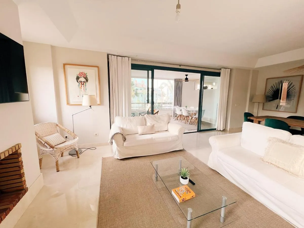 Sotogrande Alboaire- Waterfront Luxury 4 Bedroom Apt In The Marina Of Sotogrande Daire